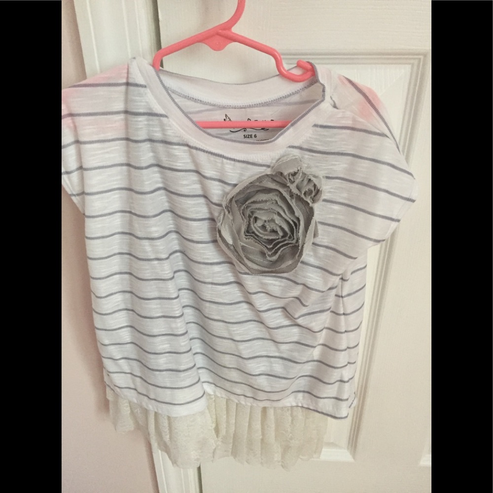 Girls size 6 Pippa and Julie shirt